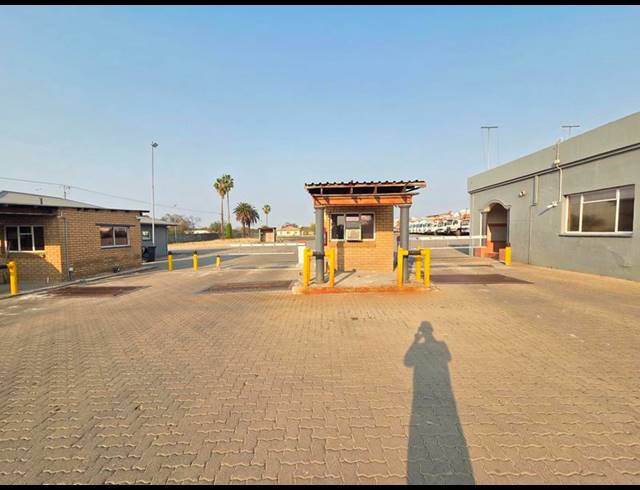 BUSINESS PROPERTY TO RENT IN PRETORIA WEST